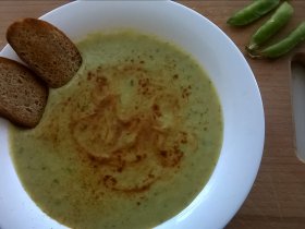 Крем-суп з горошком, беконом та м'ятою