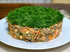 Печінковий салат з огірком та морквою